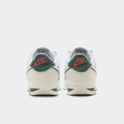 Nike Cortez "All Petals United" (Blanc/Vert Sapin)
